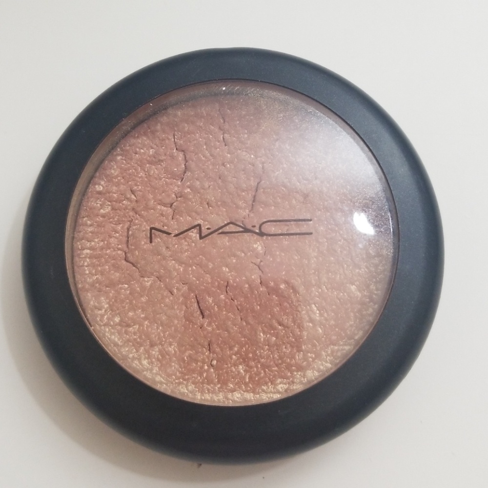 MAC beaming blush highlighter